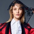 Rosie Huntington-Whiteley di Majalah Elle UK Edisi Februari 2015
