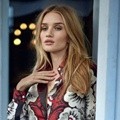 Rosie Huntington-Whiteley di Majalah Elle UK Edisi Februari 2015