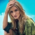 Rosie Huntington-Whiteley di Majalah Elle UK Edisi Februari 2015