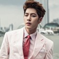Pose Hong Jong Hyun di Pemotretan untuk bnt International