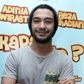 Reza Rahadian Hadiri Premier Film 'Kapan Kawin'