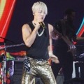 Penampilan Taeyang di Konser 'RISE' Jakarta