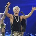 Taeyang Ajak Penonton Bernyanyi Bersama