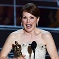 Julianne Moore Raih Predikat Aktris Terbaik
