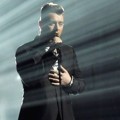 Sam Smith Tampil Nyanyikan Lagu 'Lay Me Down'