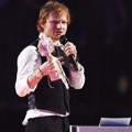 Ed Sheeran Saat Raih Piala Album of the Year