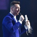 Sam Smith Raih Piala British Breakthrough Act