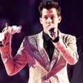 Mark Ronson Raih Piala British Single of the Year