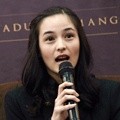 Chelsea Islan Gelar Press Conference