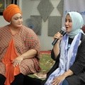 Dewi Hughes di Open House Sekolah Inklusi Montessori Aluna