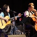 Lisa Ono Bawakan Lagu 'Bengawan Solo'