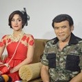 Fairuz A. Rafiq dan Rhoma Irama di Lokasi Syuting Video Klip 'Eeiiss'