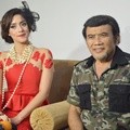Fairuz A. Rafiq dan Rhoma Irama di Lokasi Syuting Video Klip 'Eeiiss'
