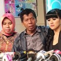 Kiwil dan Kedua Istrinya Gelar Jumpa Pers dalam Program 'Rumpi' Trans TV