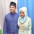 Dude Harlino dan Alyssa Soebandono Gelar Akikah Putranya
