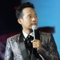 Denny Cagur Saat Menjadi Host Acara HUT 'Dahsyat' yang ke-7