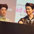 Wooyoung dan Teacyeon 2PM di Jumpa Pers Konser 'Go Crazy'