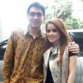 Lucky Hakim dan Siti Liza Saat Ditemui Seusai Acara 'Rumpi'
