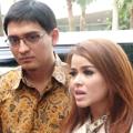 Lucky Hakim dan Siti Liza Saat Ditemui Seusai Acara 'Rumpi'