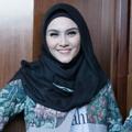 Zee Zee Shahab di Jumpa Pers Film 'Ada Surga di Rumahmu'