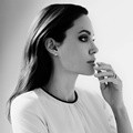 Angelina Jolie di Majalah The Hollywood Reporter