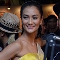 Atiqah Hasiholan di Gala Premier 'Bulan di Atas Kuburan'