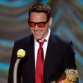 Robert Downey Jr. Raih Piala Generation Award