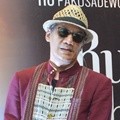 Tio Pakusadewo Hadiri Gala Premier 'Bulan di Atas Kuburan'