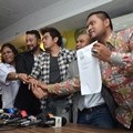 Martin Carter Menerima Itikad Damai Syahrini