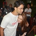 Shaheer Sheikh dan Ayu Ting Ting Hadiri Premier Film 'Turis Romantis'