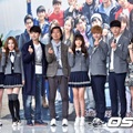 Para Pemeran Utama Serial 'School 2015' dan Sutradara Berfoto Bersama