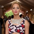 Jennifer Lawrence Hadir di Met Gala 2015