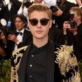 Justin Bieber Hadir di Met Gala 2015