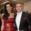 Amal Alamuddin dan George Clooney Hadir di Met Gala 2015