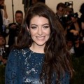 Lorde Hadir di Met Gala 2015
