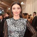 Miranda Kerr Hadir di Met Gala 2015