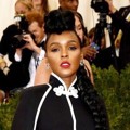 Janelle Monae Hadir di Met Gala 2015