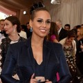 Alicia Keys Hadir di Met Gala 2015