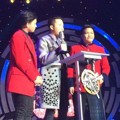 Rangga Wakili SM*SH Terima Piala Boy/Girlband Paling Ngetop