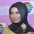 Arzeti Bilbina di Jumpa Pers Puteri Muslimah Indonesia 2015