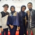 Irwansyah, Zaskia Sungkar, Shireen Sungkar dan Teuku Wisnu di Grand Opening Gerai Hawa