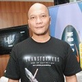 Iwa K di Press Conference Dubbing 'Transformers: Age of Extinction'