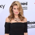 Idina Menzel di Red Carpet Billboard Music Awards 2015
