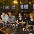 Devi Nurmayanti Gelar Press Conference