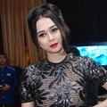 Aura Kasih di Indonesian Movie Awards 2015