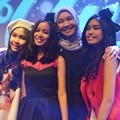 Alya Rohali dan Uni(x) Saat Launching Single 'Tak Berhenti Tersenyum'