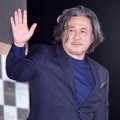 Choi Min Sik di Red Carpet Baeksang Arts Awards 2015
