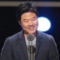 PD Na Young Suk Raih Piala Daesang