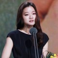 Go Ah Sung Raih Piala Best New Actress
