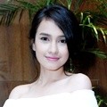 Dina Anjani di Gala Premier Film '7 Hari Menembus Waktu'